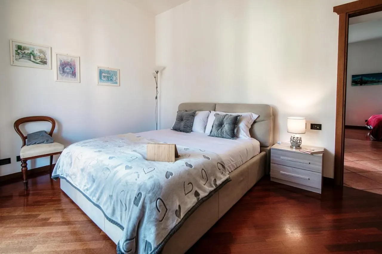 Apartment Feel @ Home Como - By Myhomeincomo