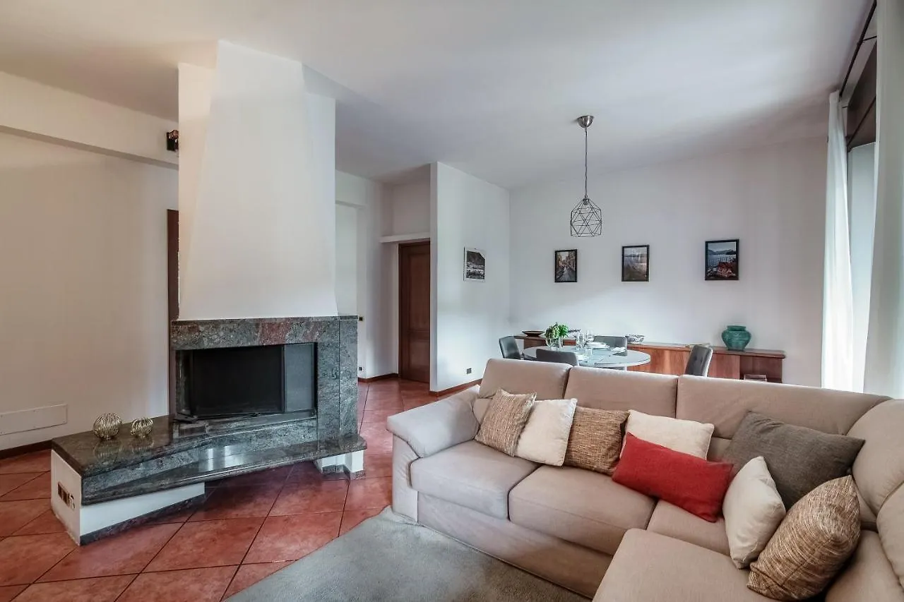 Feel @ Home Como - By Myhomeincomo