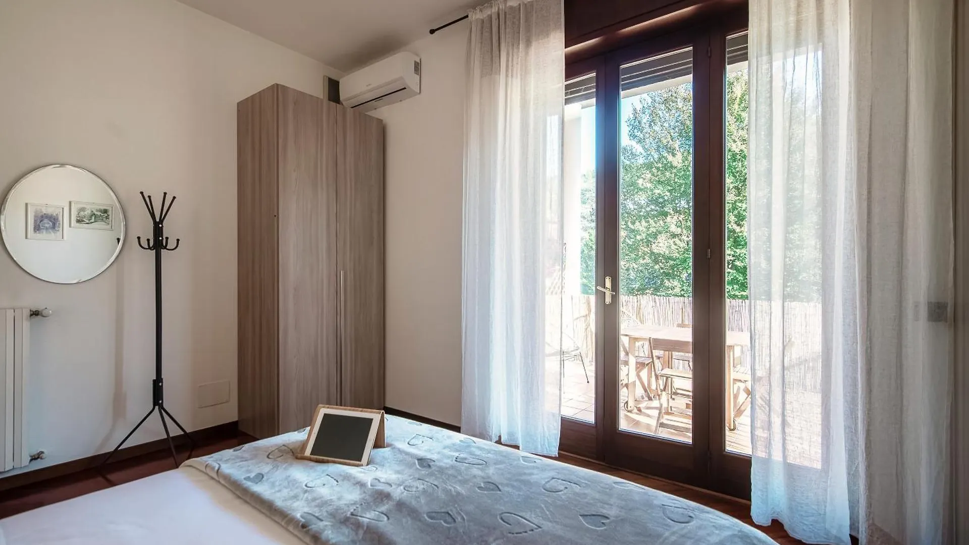 Apartment Feel @ Home Como - By Myhomeincomo