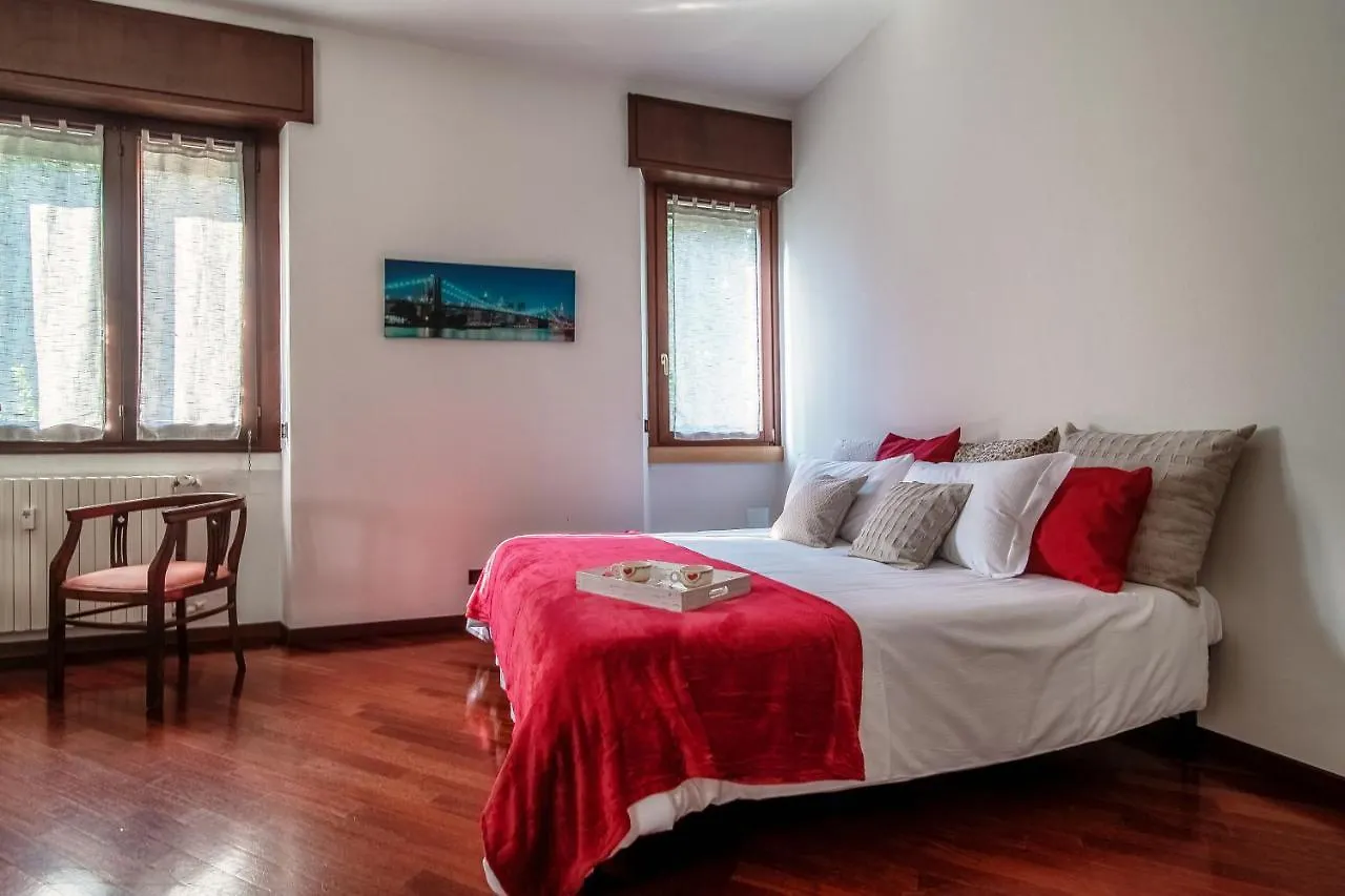 Feel @ Home Como - By Myhomeincomo Apartment