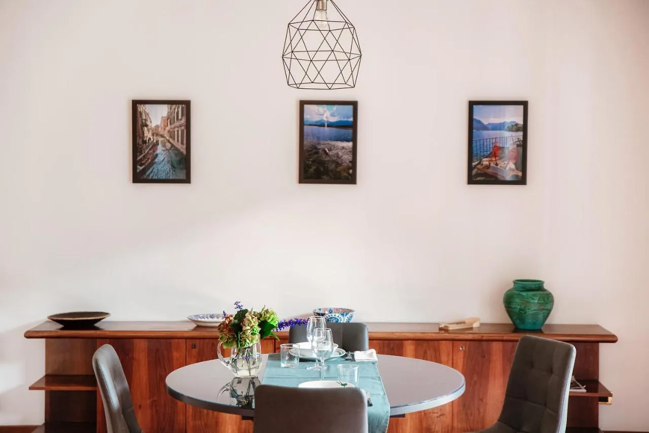 Apartment Feel @ Home Como - By Myhomeincomo Italy
