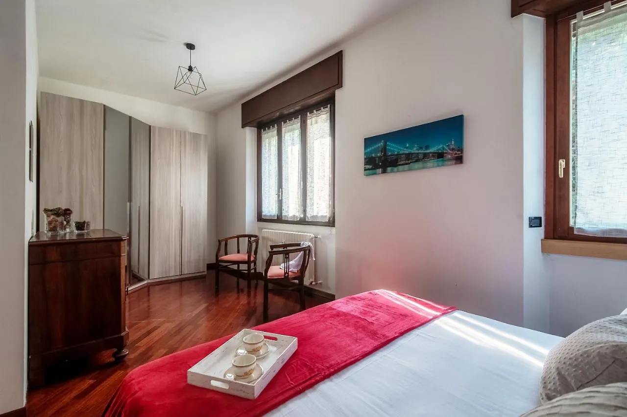 Feel @ Home Como - By Myhomeincomo Apartment